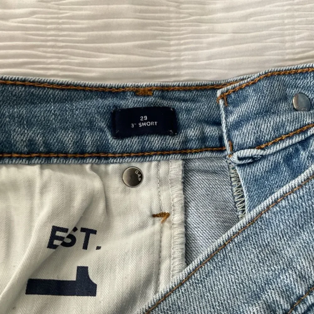 GAP Women’s Jean 3” Shorts size 29